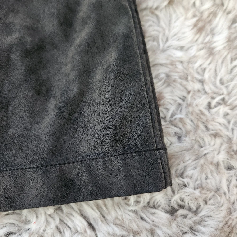 Free People button front